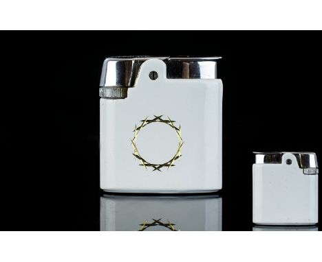 Ronson Varaflame Chrome and Enamel Lighter From The 1960's, with Original Ronson Case. As New Condition - Lighter Interior Re