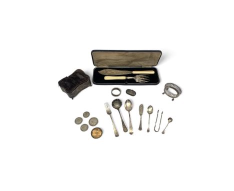 Assorted silver items, to include a cased set of silver fish servers, a pierced silver mustard pot with spoon, missing glass 