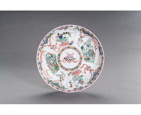 A FAMILLE VERTE ENAMELED PORCELAIN 'KANGXI REVIVAL' DISH, QING DYNASTYChina, Qing dynasty (1644-1912), 19th century. Painted 