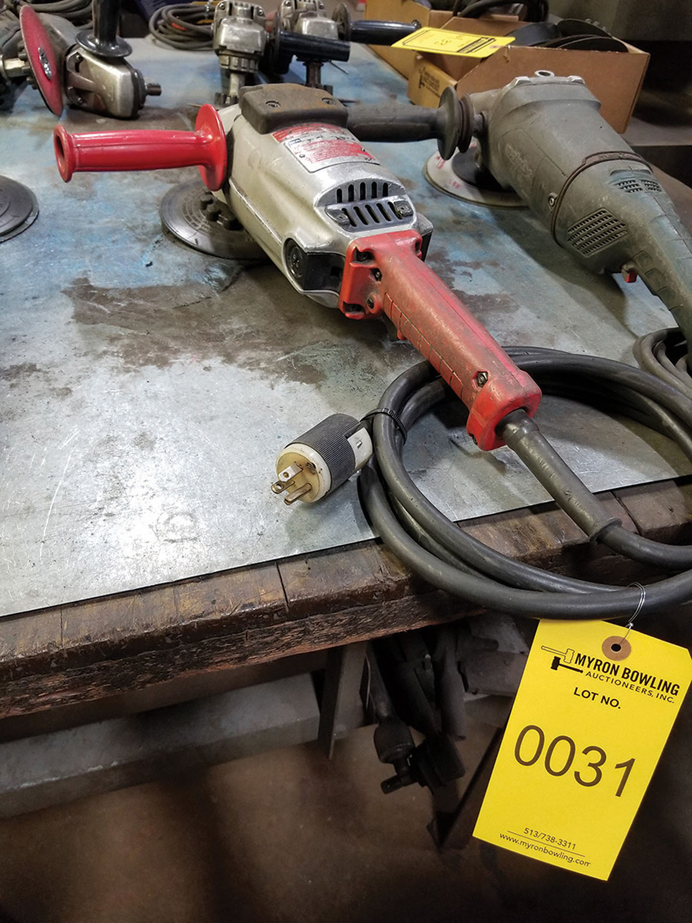 MILWAUKEE 7'' HEAVY DUTY SANDER/GRINDER