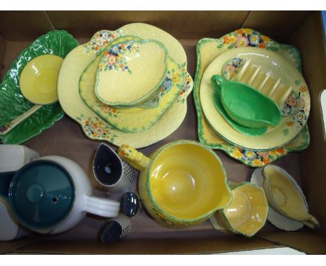 Large selection of Crown Devon floral pattern table ceramics, cabbage leaf ceramics, a Hornsea cruet set, Denby Green Wheat t