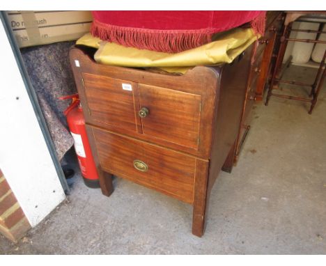 George III mahogany tray top commode with two panelled doors above a drawer