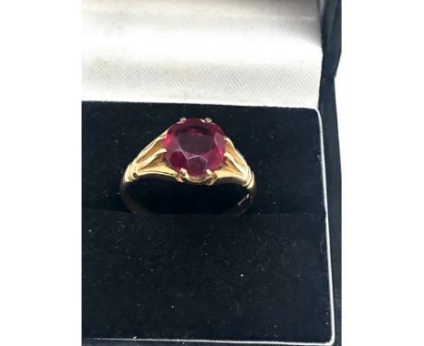 18ct gold synthetic ruby ring (3.4g) 