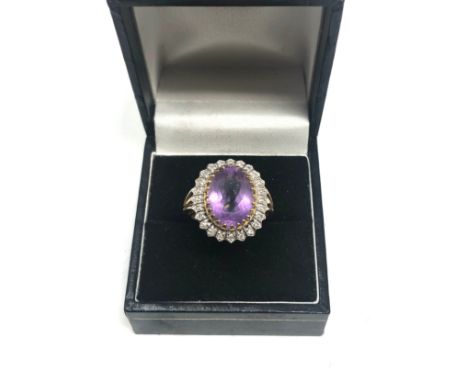 9ct gold diamond framed amethyst ring (4.5g) 