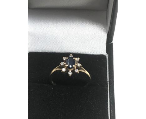 9ct gold diamond &amp; sapphire cluster ring (2.1g) 