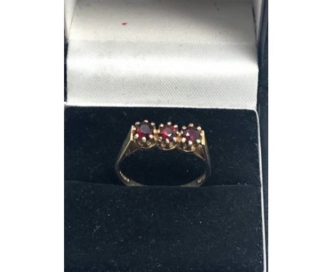 9ct gold vintage garnet trilogy ring (1.9g) 