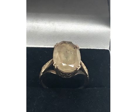 9ct gold citrine dress ring (3.8g) 