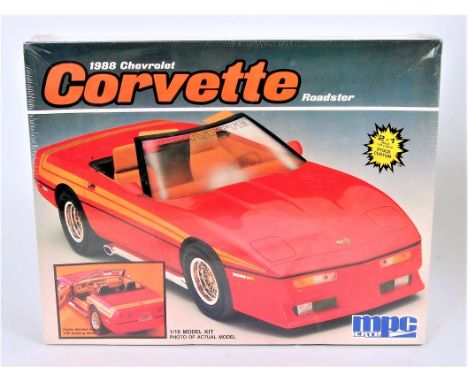 MPC/ERTL 1.16 scale, 6480 1988 Corvette Roadster/topup 2in 1 inc opening doors, bonnet, detailed engine/interior. 1st issue e