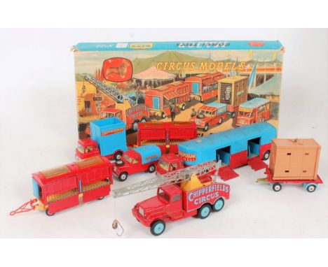 Corgi Toys, gift set 23, Chipperfields Circus set comprising of No. 1121 crane truck, 2x No. 1123 animal cages, 503 TK giraff