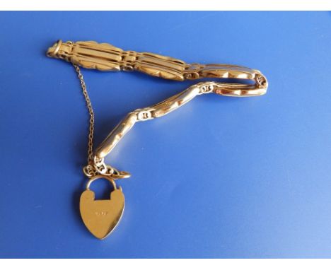 A gate link style modern bracelet – '9c'.