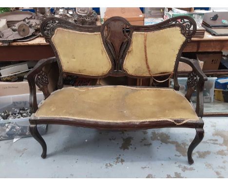 Edwardian inlaid mahogany salon sofa on cabriole front legs, 118cm wide