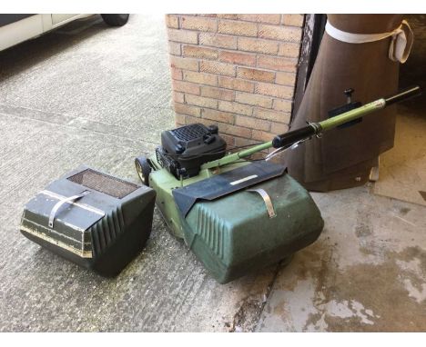 Hayter Harrier 2 Lawn Mower with Briggs &amp; Stratton Quantum XTE 55 Engine, engine and mower working although the connectin