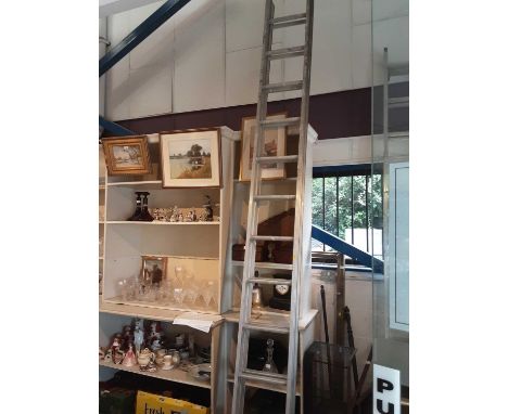 Large aluminium extending ladder