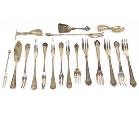 A group of hallmarked silver including a imported caddy spoon with cast handle with a duck, with chased decoration to the bow