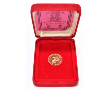 An Elizabeth II 1980 Isle of Man £1, boxed.Additional InformationThe item is boxed and presented well.