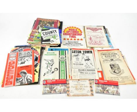 FOOTBALL; a 1966 Football World Cup official souvenir programme, together with a collection of early 1960s and later club and