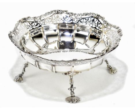 MAPPIN &amp; WEBB; a George VI hallmarked silver fruit bowl, with cast rim outside a pierced border with scrolling detail and