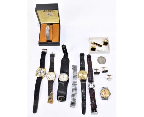 A small group of gentleman's wristwatch and cufflinks, including a Lorus example, a Timex example with leather strap, etc.