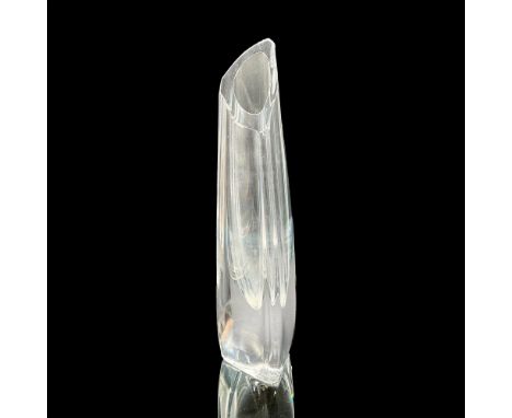 Stunning crystal vase cut at an angle for a modern and sophisticated look. Etched Baccarat to base. Dimensions: 3.5"L x 3.25"