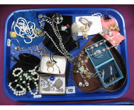 A Selection of Assorted Costume Jewellery, including a decorative daisy flowerhead link necklet, stamped "925" "Ylang Ylang",