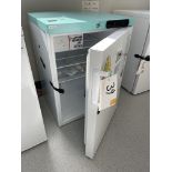 A LEC Medical LSFSR158UK laboratory refrigerator, 158 litre no: 10380577444410534.