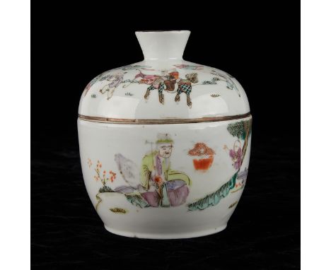 Chinese famille rose porcelain round box with lid, Guangxu period. Painted with figures of a mother with a child and children