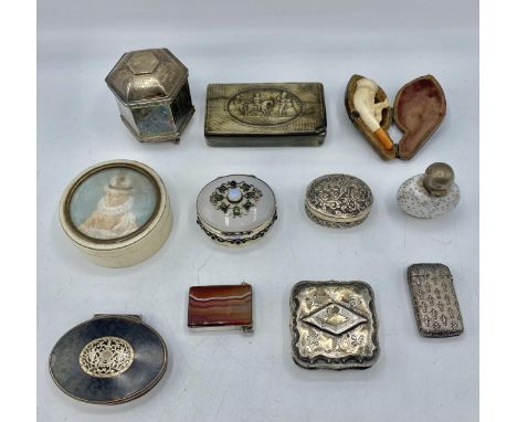 A collection of bijouterie  items to include a banded agate vesta, snuff boxes etc.  (The horn box purchased in Belgium near 