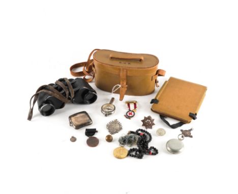 A GROUP OF ITEMS RELATING TO THE MOON FAMILY (QTY)Comprising; a 1914-19 Victory medal to Lieut.L.J Moon. fitted to a bead nec