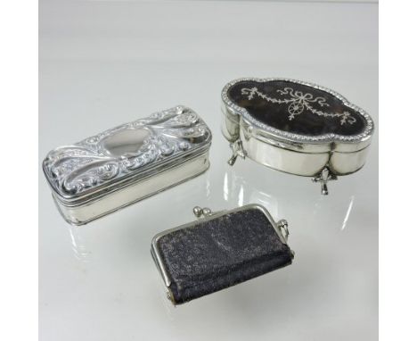 An early 20th century silver and pique tortoiseshell trinket box, of quatrefoil shape, with a hinged lid, on cabriole legs, B