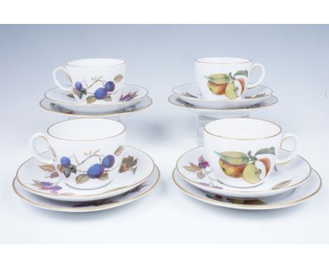 Four Royal Worcester "Evesham" cups, saucers and tea plates 