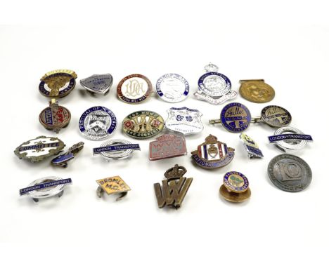 A quantity of vintage lapel badges including Home Front, Butlins, motorcycle club, League of Ovaltineys and others, together 