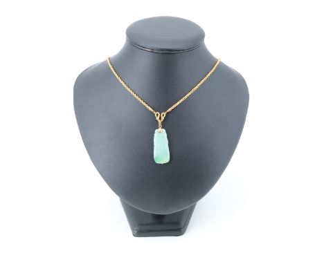 A Chinese jade pendant necklace, having a high carat yellow metal double-loop suspender and rope link neck chain, bearing str