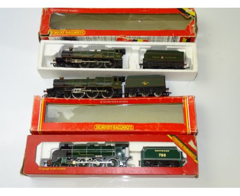 OO GAUGE MODEL RAILWAYS: A group of steam locos by HORNBY to include 'Kneller Hall' in GWR green, 'King Henry VIII' in BR gre