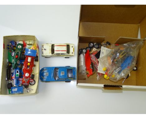 VINTAGE TOYS: A quantity of unboxed SCALEXTRIC cars to include a 1960s green BRM (vendor advises in working order), two other