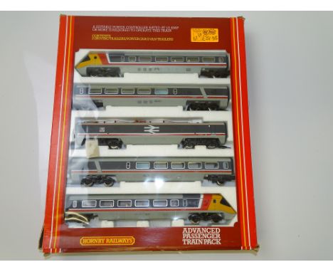 OO GAUGE MODEL RAILWAYS: A HORNBY RAILWAYS R794 Advanced Passenger Train Pack - G/VG in G box