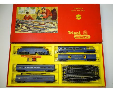 OO GAUGE MODEL RAILWAYS: A TRI-ANG RAILWAYS RS.14 Transcontinental passenger train set - G/VG in G/VG box