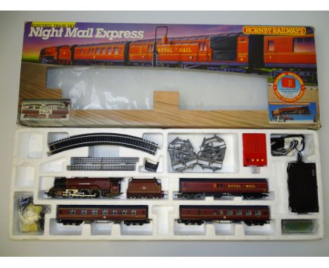 OO GAUGE MODEL RAILWAYS: A HORNBY RAILWAYS Night Mail Express train set - G/VG in G box