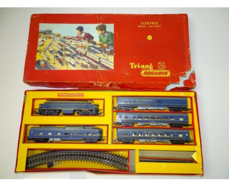 OO GAUGE MODEL RAILWAYS: A TRI-ANG RAILWAYS - made in Australia by MOLDEX Ltd - R.S.34 Transaustralia passenger train set - G