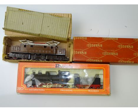 HO GAUGE MODEL RAILWAYS: A pair of Italian Outline locos by RIVAROSSI to include a 1138 steam locomotive and a rare vintage 1