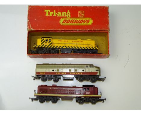 OO GAUGE MODEL RAILWAYS: A group of TRI-ANG Transcontinental diesel locos in various liveries as lotted - F/G in F/G box (whe