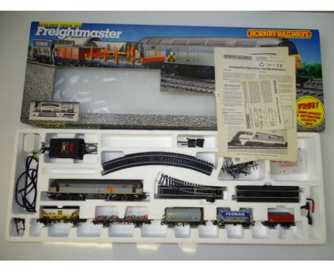 OO GAUGE MODEL RAILWAYS: A HORNBY RAILWAYS Freightmaster electric train set - G/VG in G box