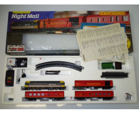 OO GAUGE MODEL RAILWAYS: A HORNBY RAILWAYS Night Mail  train set - G/VG in G box