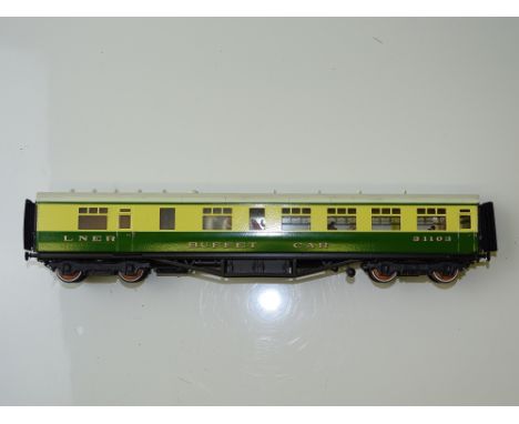 OO GAUGE MODEL RAILWAYS: A LAWRENCE Scale Models brass kit built LNER Green/cream Tourist Stock buffet car numbered 31103 wit