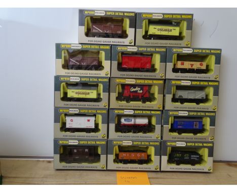 OO GAUGE MODEL RAILWAYS: A group of boxed WRENN wagons as lotted - VG/E in G/VG boxes (14) #14