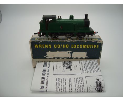 OO GAUGE MODEL RAILWAYS: A WRENN W2206 R1 Class steam tank locomotive in BR green livery numbered 31340 - G in G box