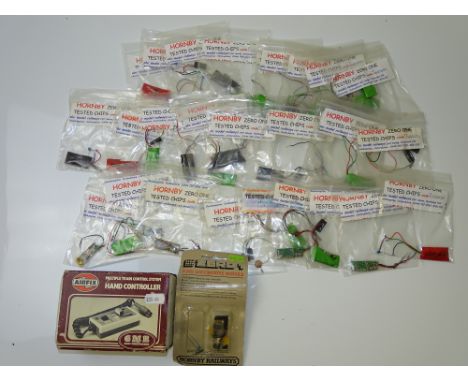 OO GAUGE MODEL RAILWAYS: A large quantity of HORNBY ZERO 1 locomotive chips together with an AIRFIX hand controller - G in F/