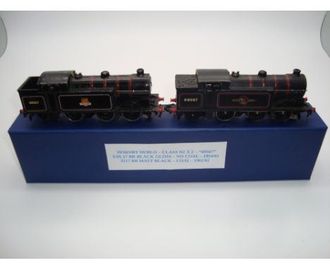 OO GAUGE MODEL RAILWAYS: A pair of HORNBY DUBLO Class N2 steam tank locomotives showing different variations of the same live