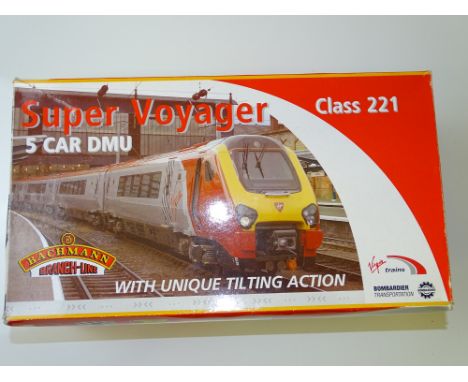 OO GAUGE MODEL RAILWAYS: A BACHMANN 32-625 Class 221 Virgin Super Voyager 5 car diesel multiple unit - VG/E in Generally G bo