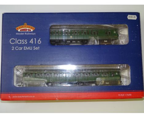 OO GAUGE MODEL RAILWAYS: A BACHMANN 31-376 Class 2EPB electric multiple unit in Southern Region Green livery - VG in G/VG box