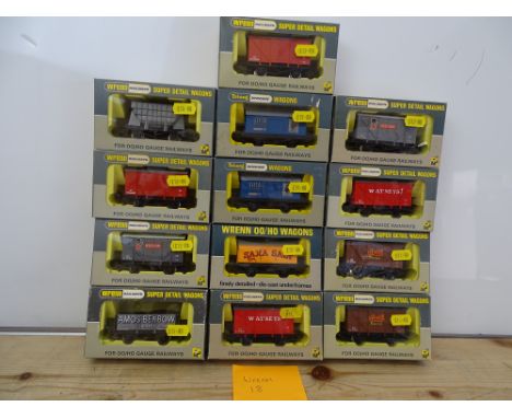 OO GAUGE MODEL RAILWAYS: A group of boxed WRENN wagons as lotted - VG/E in G/VG boxes (13) #18
